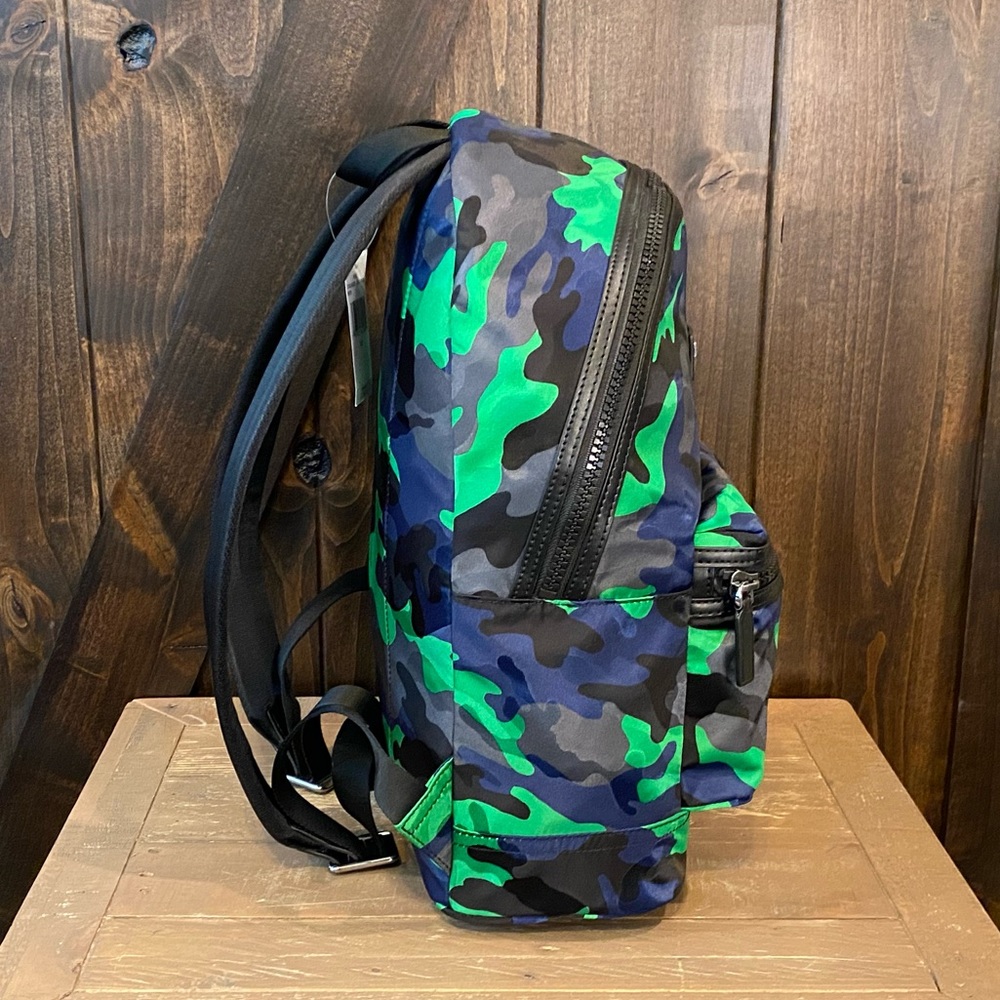 🔥SALE🔥NWT Authentic Michael Kors Camo Backpack - Picture 4 of 8
